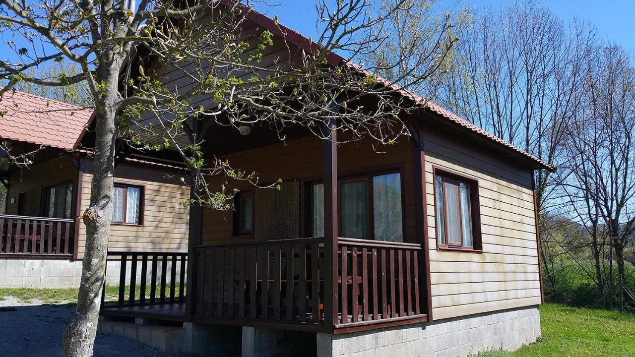 Camping - Bungalows La Soleia D'Oix Ngoại thất bức ảnh